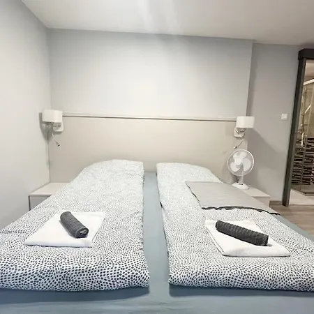 Central Budapest- Podmaniczky Unit 1 *